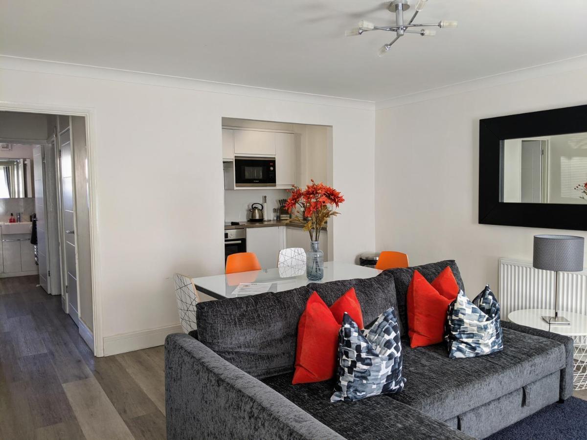 Saffron Court By Wycombe - 06 *